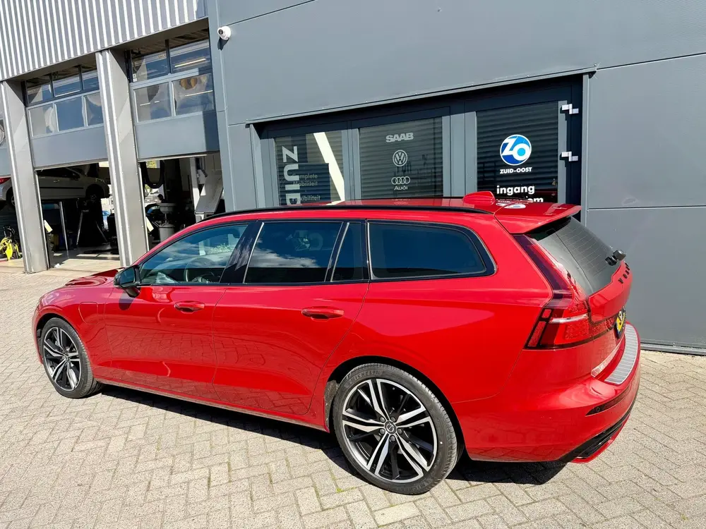 Volvo V60 2.0 T8 Recharge AWD R-Design uit 2021, foto 11