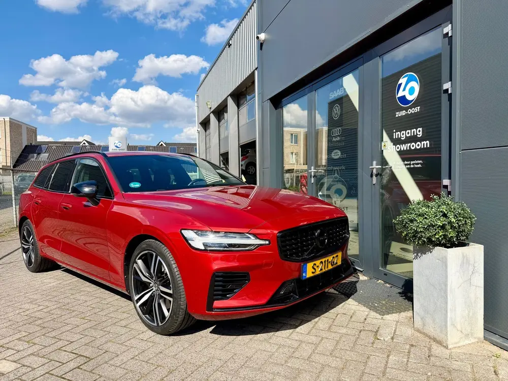 Volvo V60 2.0 T8 Recharge AWD R-Design uit 2021, foto 8