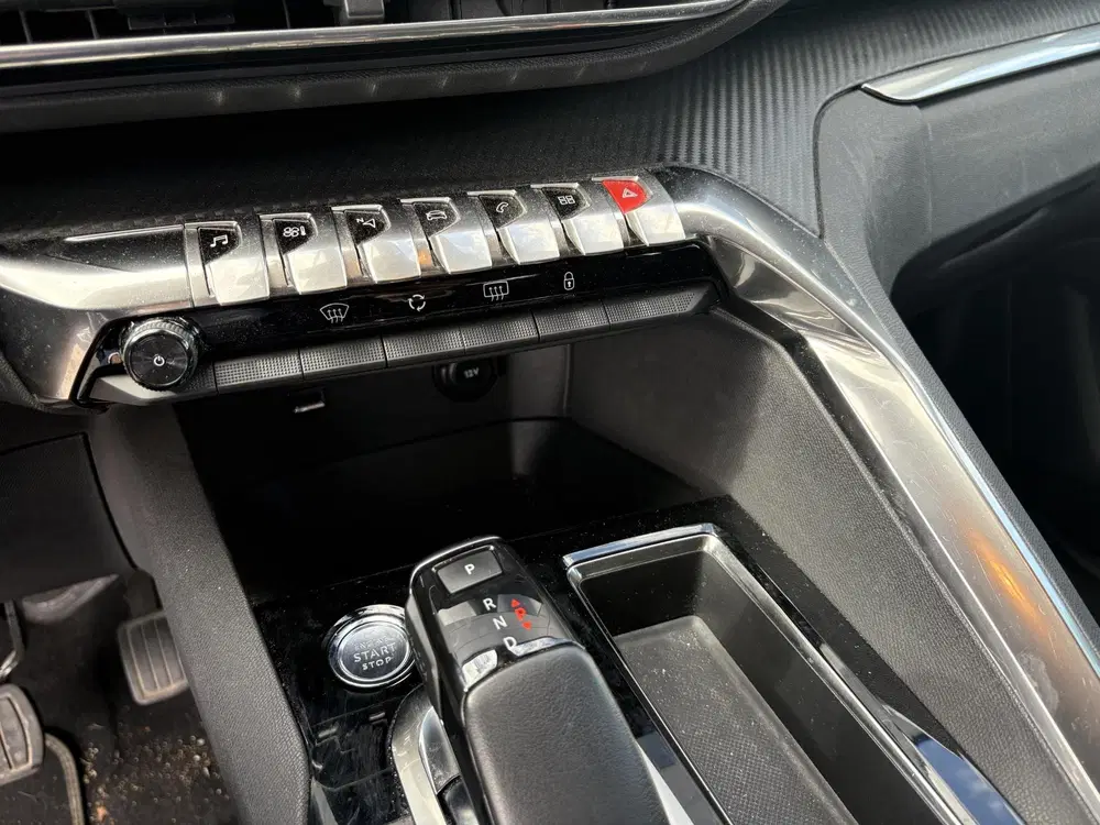 Peugeot 5008 1.2 PureTech Active Pack uit 2021, foto 19