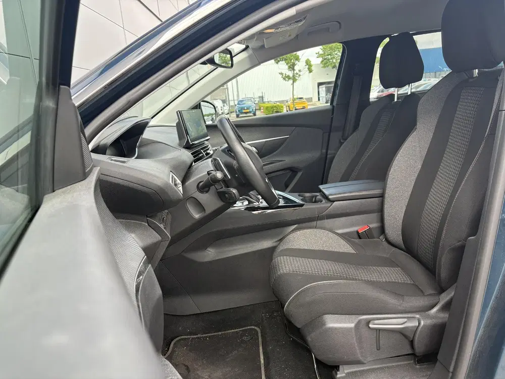Peugeot 5008 1.2 PureTech Active Pack uit 2021, foto 20