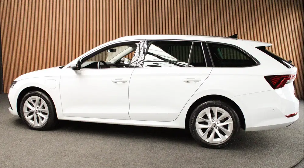 Skoda Octavia 1.4 TSI iV PHEV HUD Leder Memory Camera uit 2022, foto 2