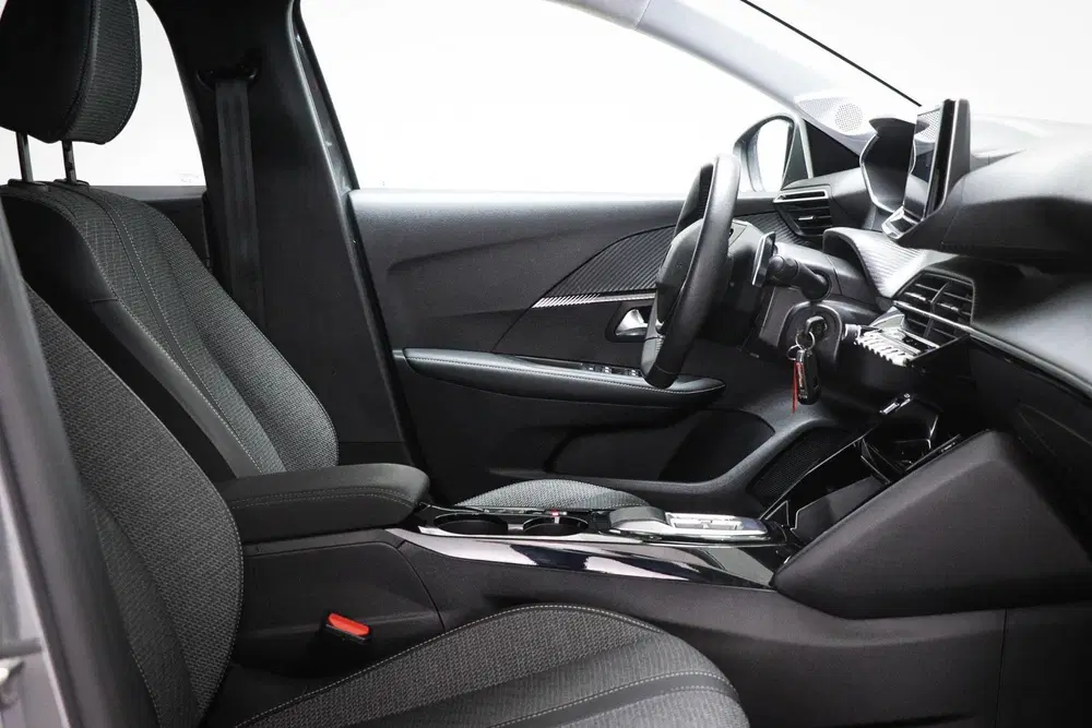 Peugeot 208 1.2 Hybrid 110 e-DCS6 Allure uit 2025, foto 8