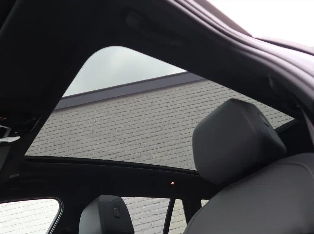 BMW i5 M60 601pk xDrive Automaat I Individual uit 2024, foto 12