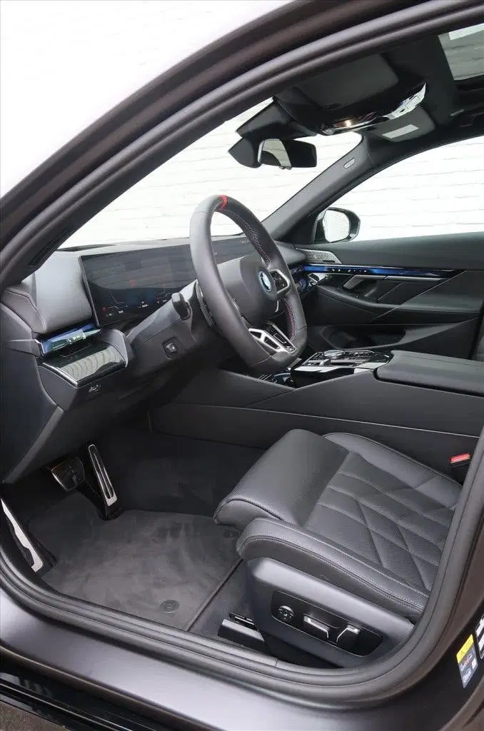 BMW i5 M60 601pk xDrive Automaat I Individual uit 2024, foto 13