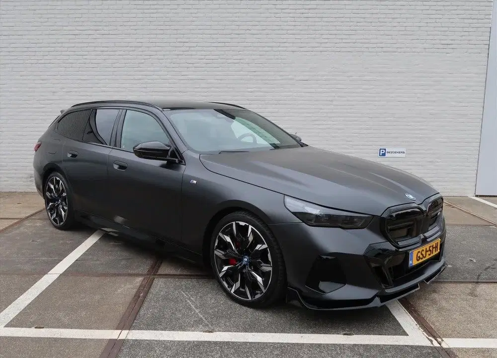 BMW i5 M60 601pk xDrive Automaat I Individual uit 2024, foto 6
