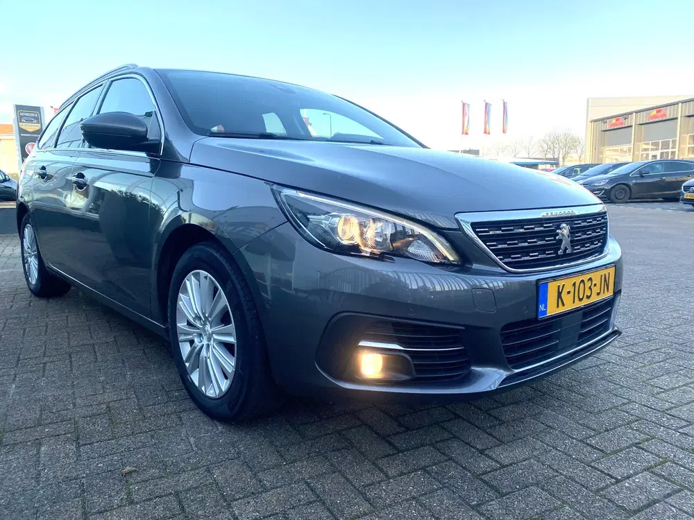 Peugeot 308 1.2 Turbo 130 PK Blue Lease Allure Navigat uit 2021, foto 11