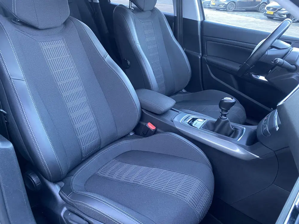 Peugeot 308 1.2 Turbo 130 PK Blue Lease Allure Navigat uit 2021, foto 14