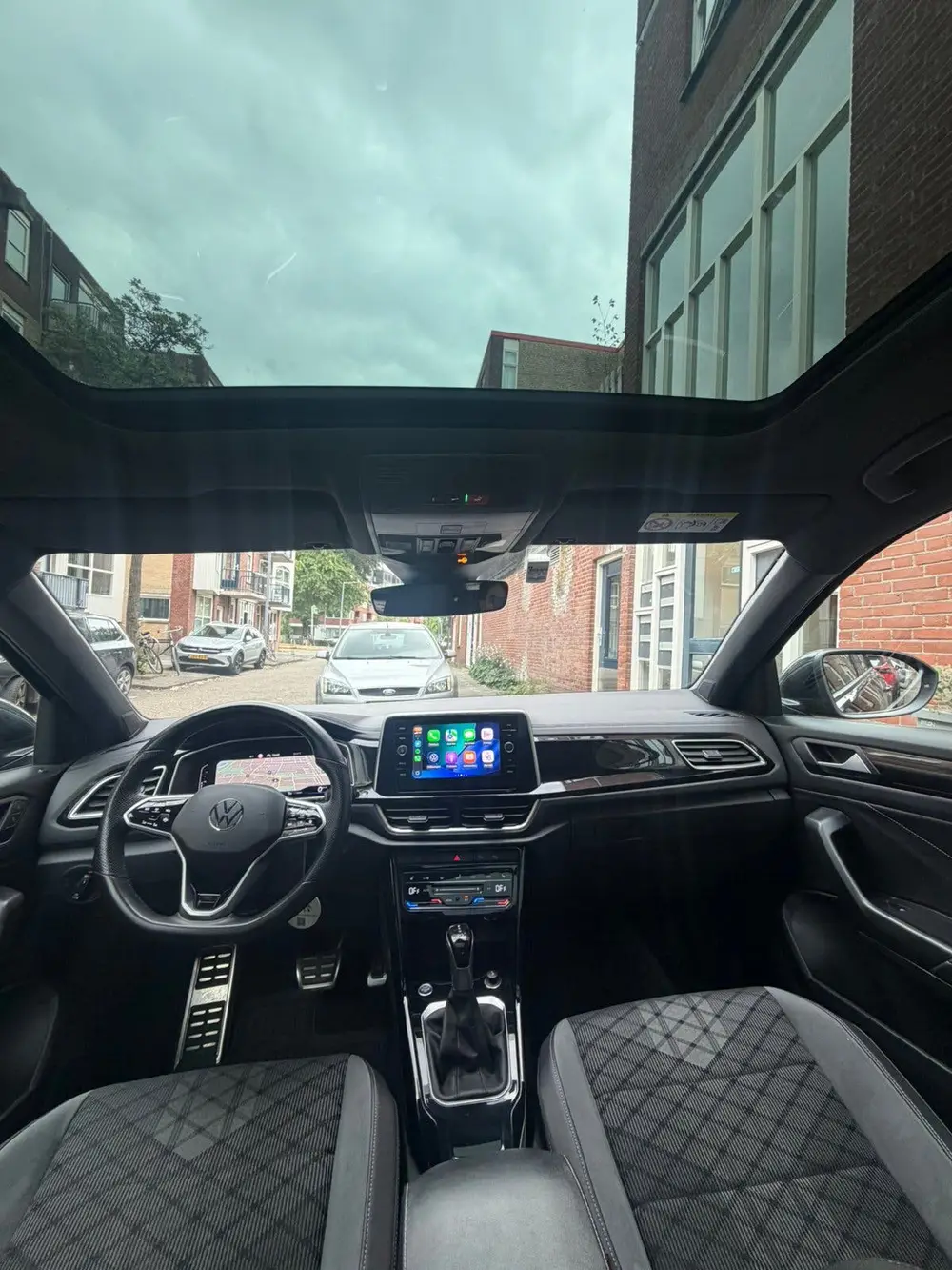 Volkswagen T-Roc R-Line 1.5 TSI 150pk 7-DSG 2022 Zwart uit 2022, foto 15