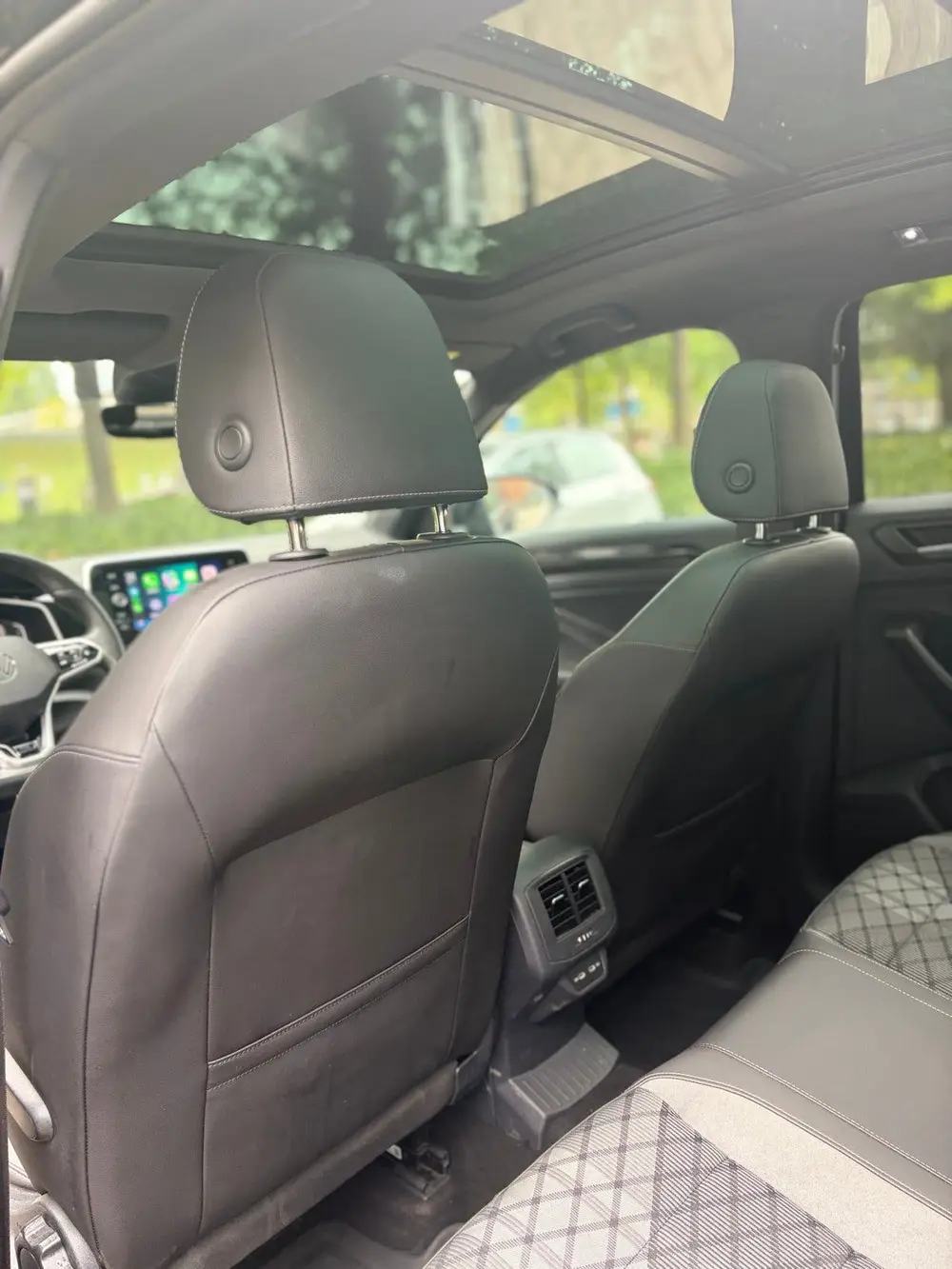 Volkswagen T-Roc R-Line 1.5 TSI 150pk 7-DSG 2022 Zwart uit 2022, foto 9