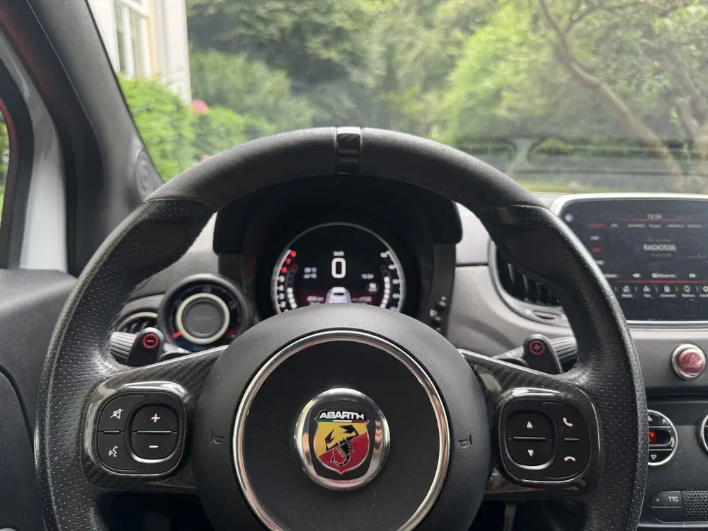 Abarth 595 1.4 T-Jet Competizione 70th Anniversary, Sabelt uit 2020, foto 15