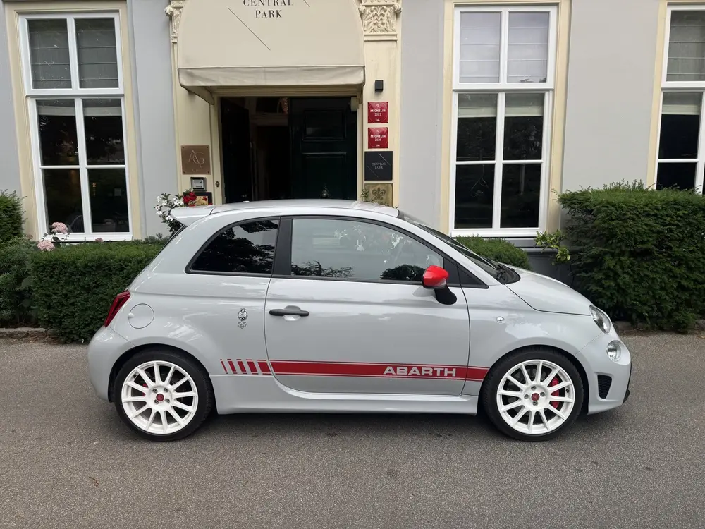 Abarth 595 1.4 T-Jet Competizione 70th Anniversary, Sabelt uit 2020, foto 2