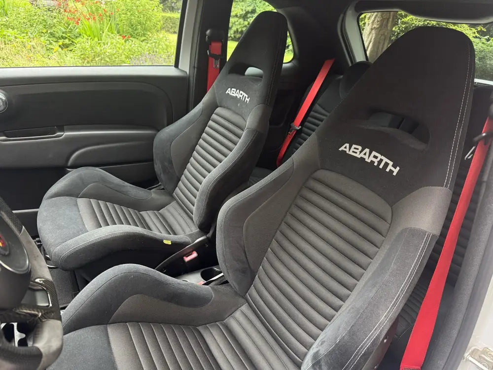 Abarth 595 1.4 T-Jet Competizione 70th Anniversary, Sabelt uit 2020, foto 6