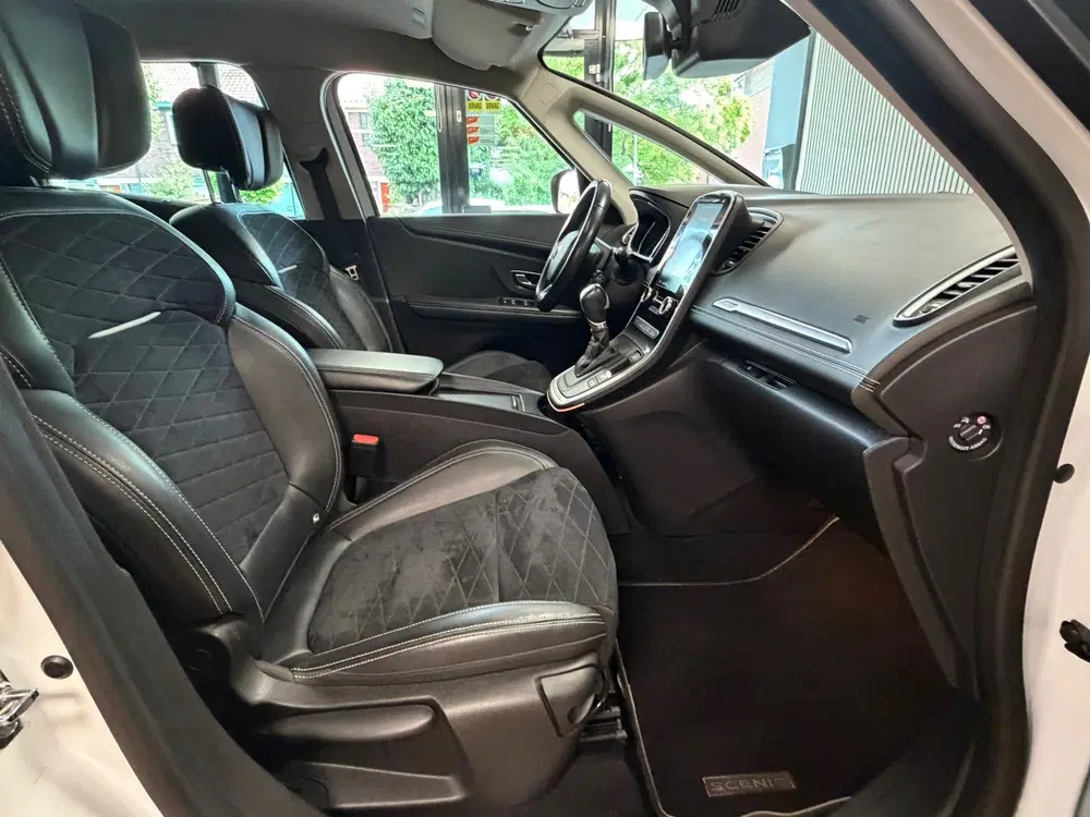 Renault Scenic 1.3 TCe Intens LPG AUT. BLACK EDITION TREK uit 2021, foto 9