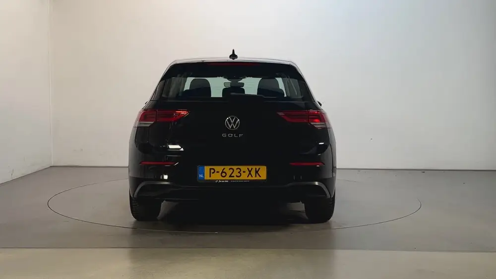 Volkswagen Golf 1.0 TSI 110pk Life Sfeerverlichting Navigati uit 2022, foto 10