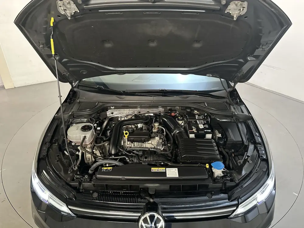 Volkswagen Golf 1.0 TSI 110pk Life Sfeerverlichting Navigati uit 2022, foto 17
