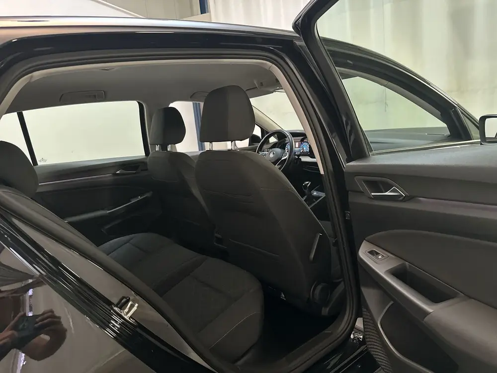 Volkswagen Golf 1.0 TSI 110pk Life Sfeerverlichting Navigati uit 2022, foto 18