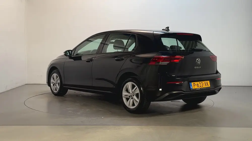 Volkswagen Golf 1.0 TSI 110pk Life Sfeerverlichting Navigati uit 2022, foto 6