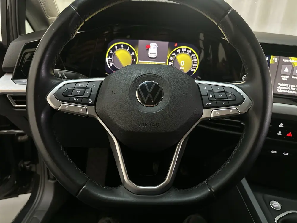 Volkswagen Golf 1.0 TSI 110pk Life Sfeerverlichting Navigati uit 2022, foto 7