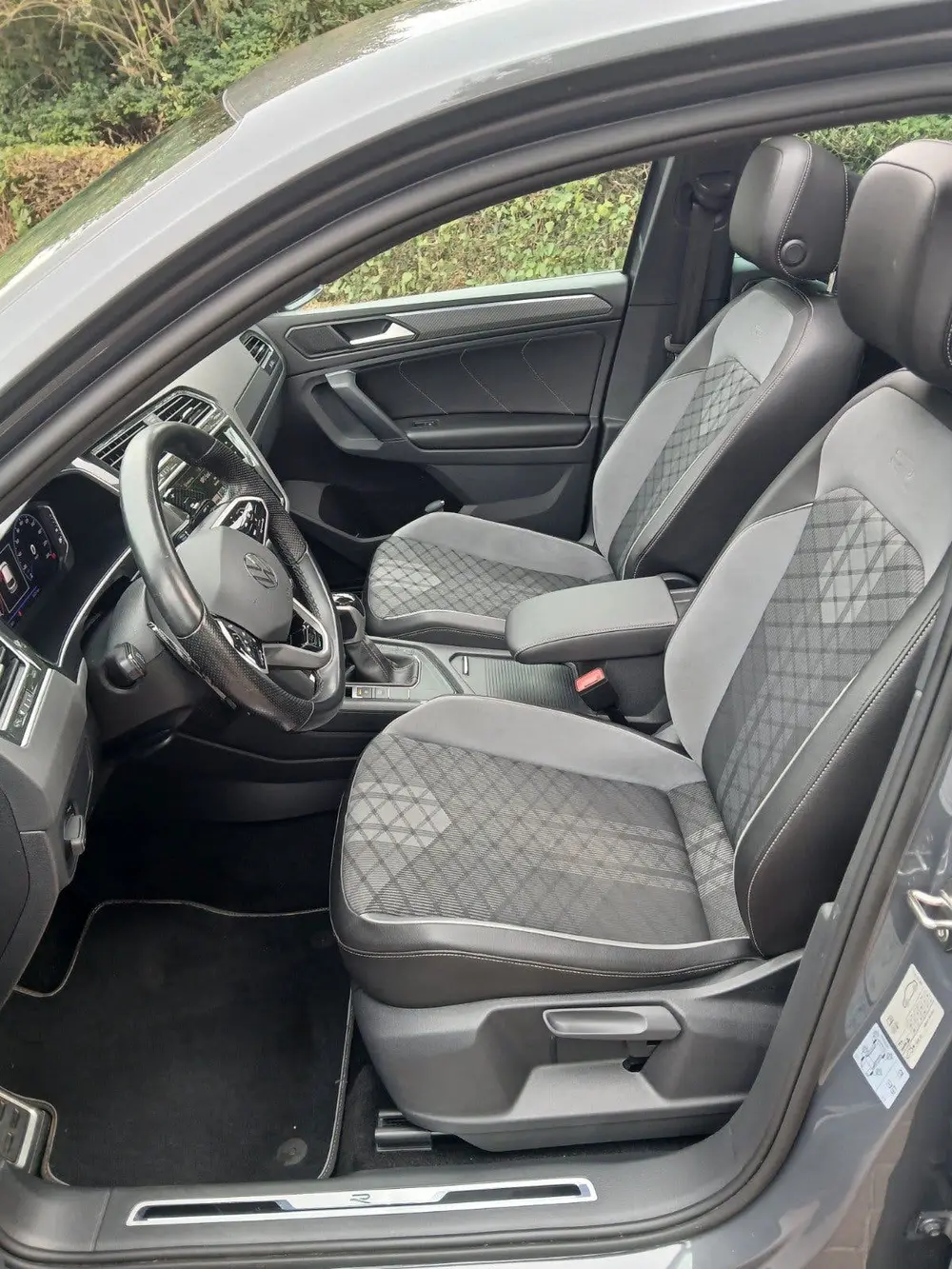 Volkswagen Tiguan 1.5 TSI ACT 150pk DSG 2021 Grijs uit 2021, foto 11