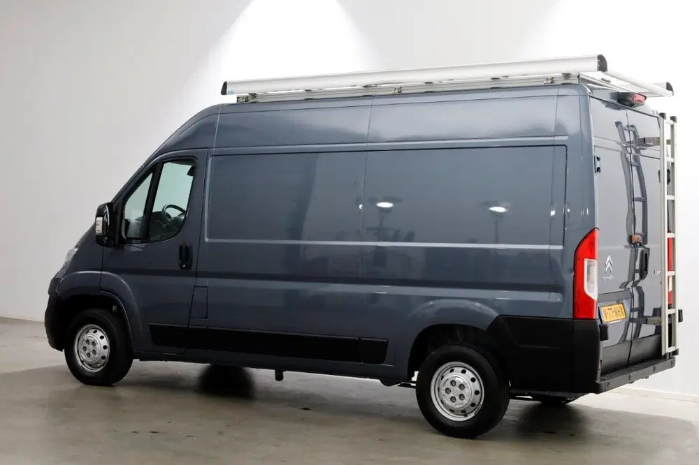 Citroën Jumper 35 2.2 BlueHDi 140pk Airco uit 2023, foto 9