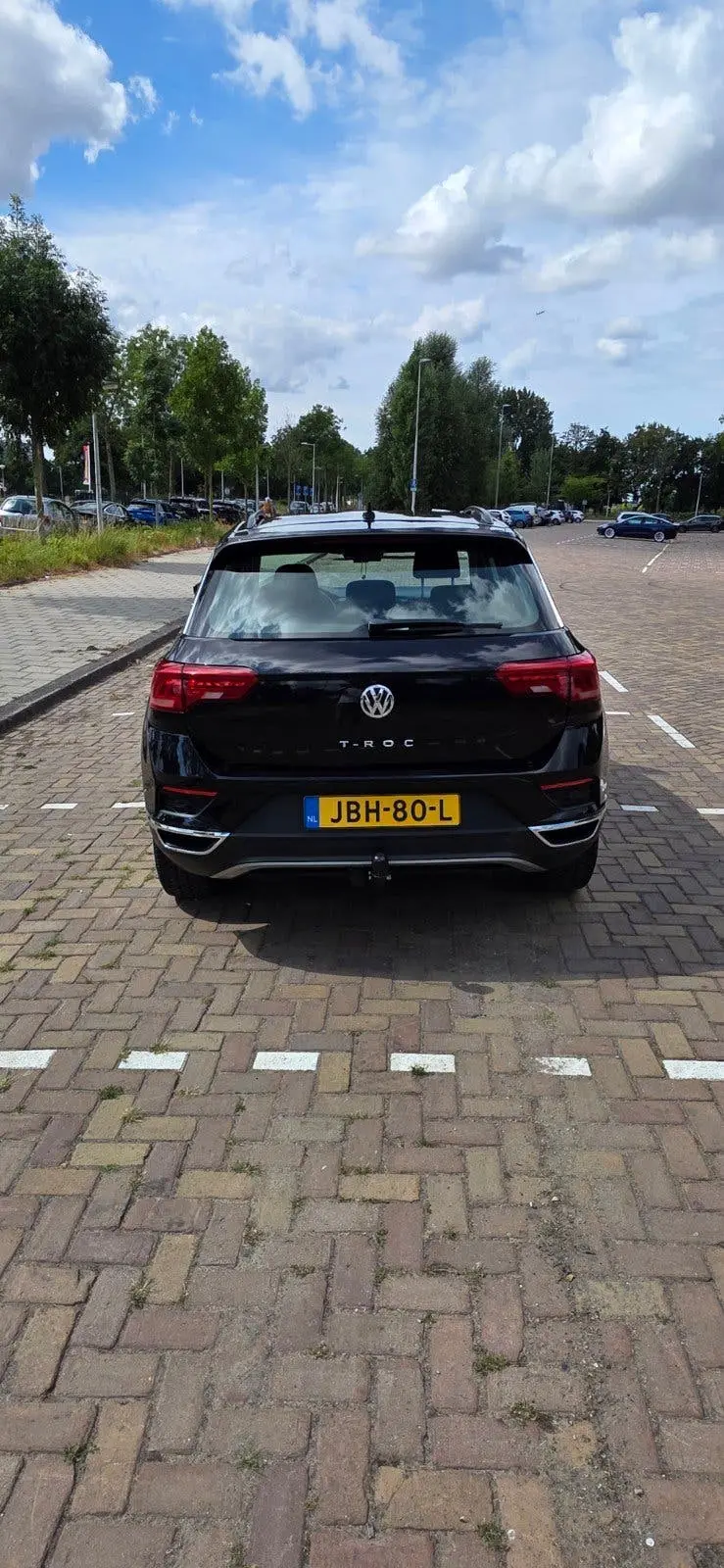 Volkswagen T-Roc IQ.DRIVE 1.5 TSI uit 2019, foto 2