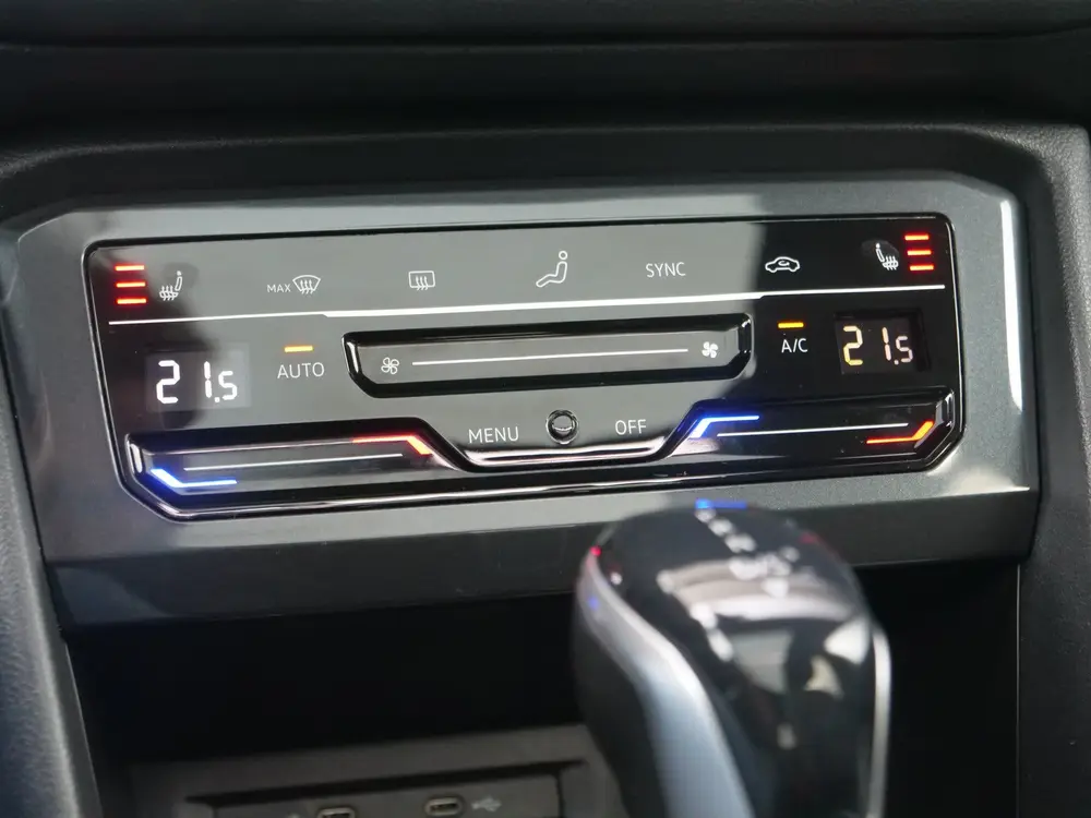 Volkswagen Tiguan 1.5 TSI R-Line | panorama | head-up | Trek uit 2021, foto 10
