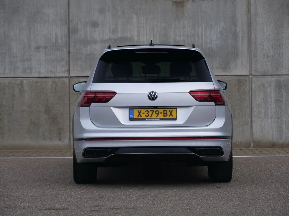 Volkswagen Tiguan 1.5 TSI R-Line | panorama | head-up | Trek uit 2021, foto 18