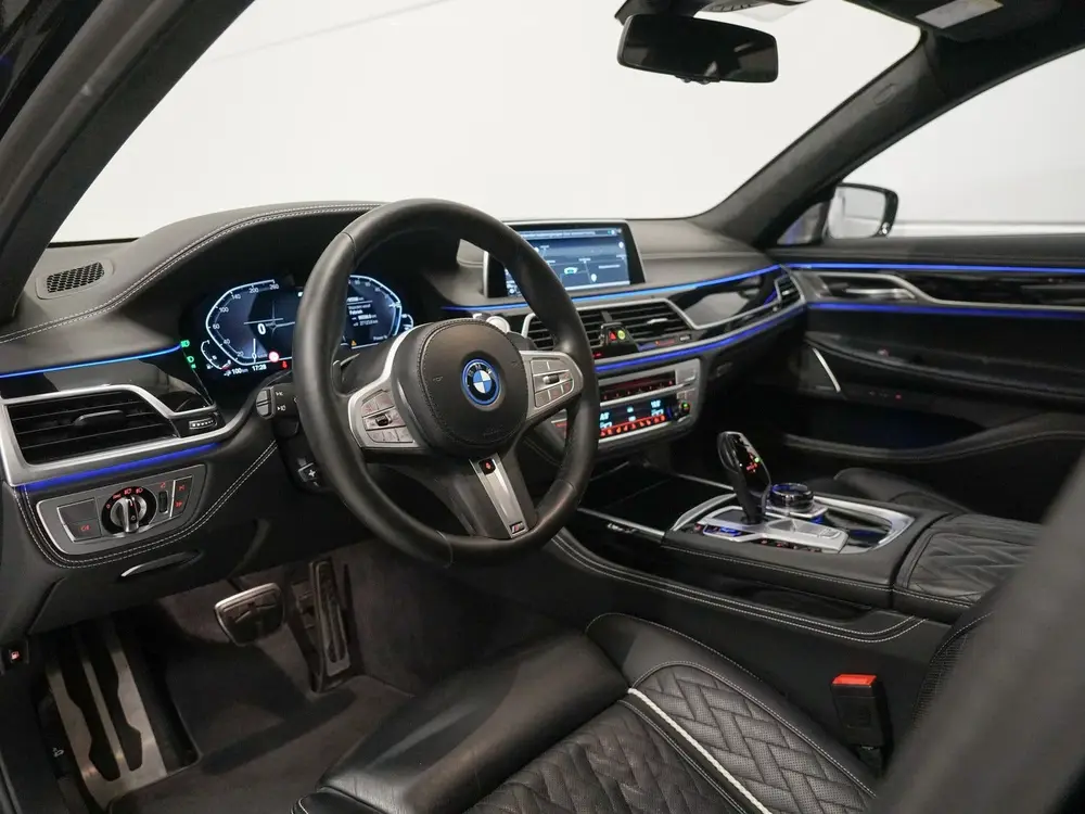 BMW 7-serie 7 Serie 745e M-Sport uit 2022, foto 2