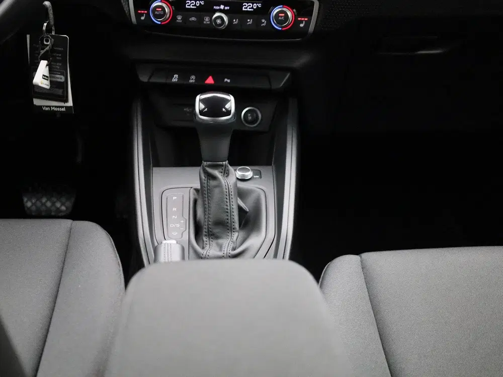 Audi A1 30 TFSI Advanced edition l Cruise control uit 2025, foto 10