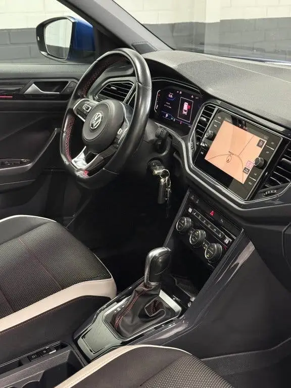 Volkswagen T-Roc 1.5 TSI Sport R-line Panoramadak / Virtual uit 2019, foto 13