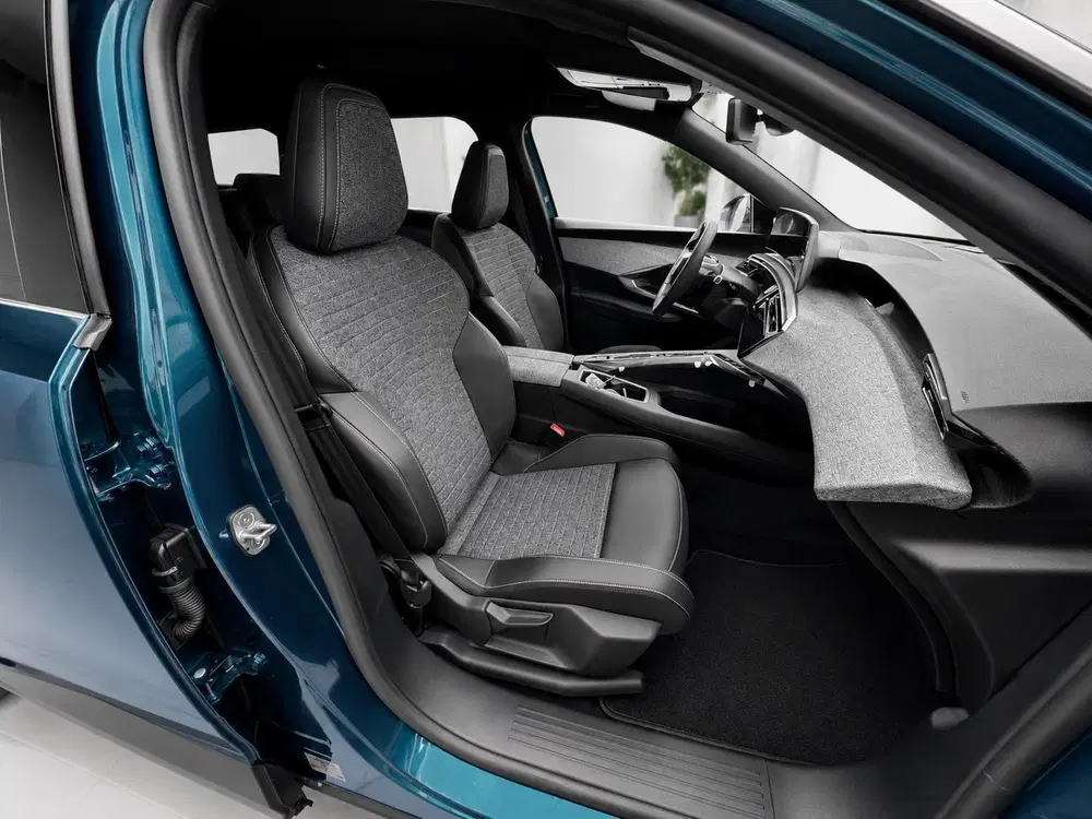 Peugeot 5008 1.6 Plug-in Hybrid 195 Allure 7p uit 2026, foto 10