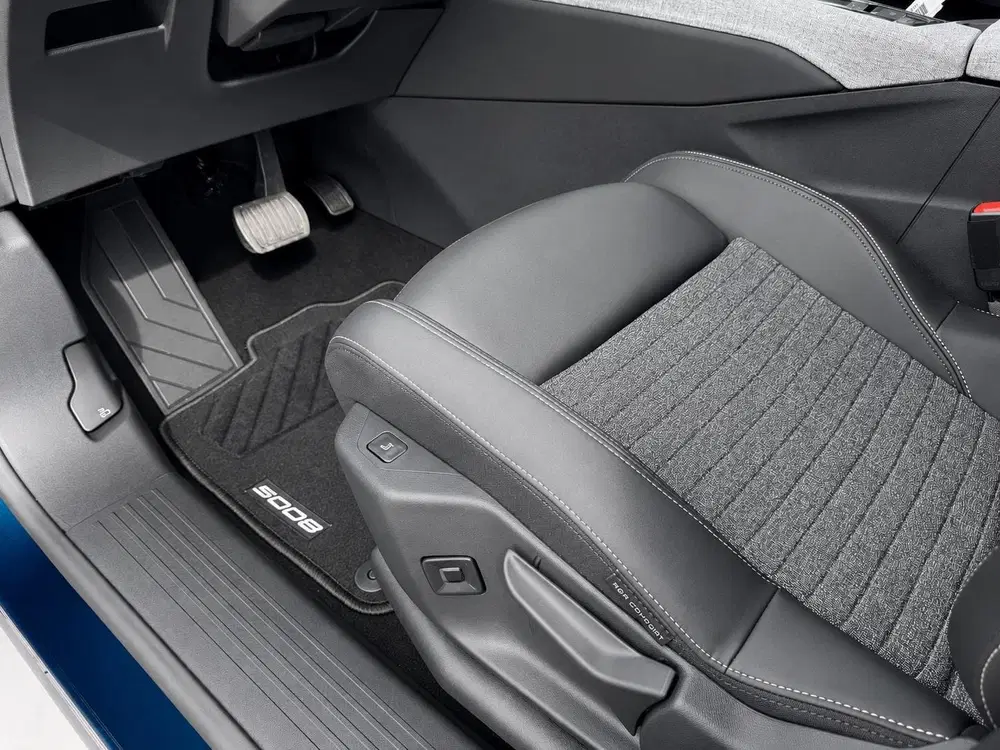 Peugeot 5008 1.6 Plug-in Hybrid 195 Allure 7p uit 2026, foto 13