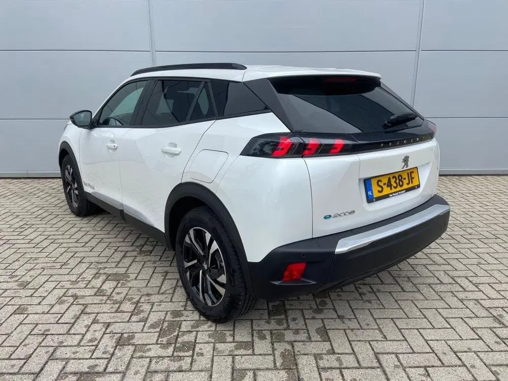 Peugeot 2008 EV Allure 50 kWh uit 2023, foto 7