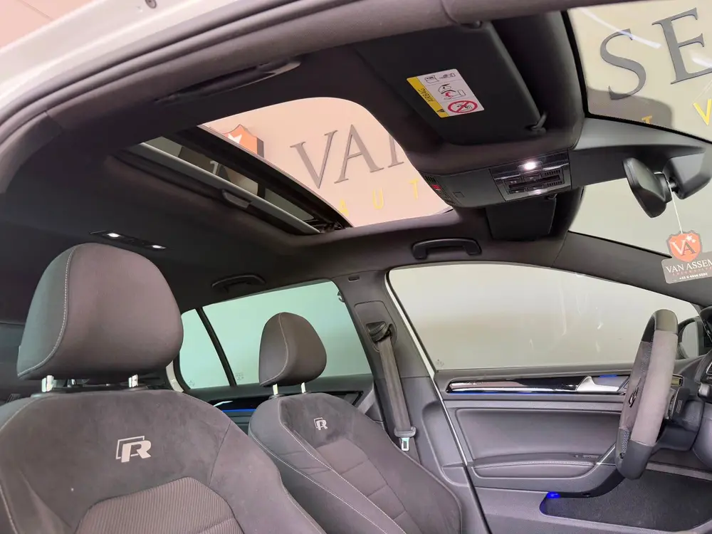 Volkswagen GOLF 2.0 TSI 4Motion R 310PK|PANO uit 2019, foto 11
