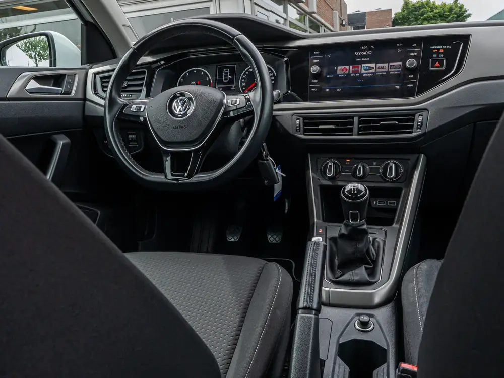 Volkswagen Polo 1.0 TSI Comfortline CRUISE 15 INCH VELGEN AP uit 2019, foto 20