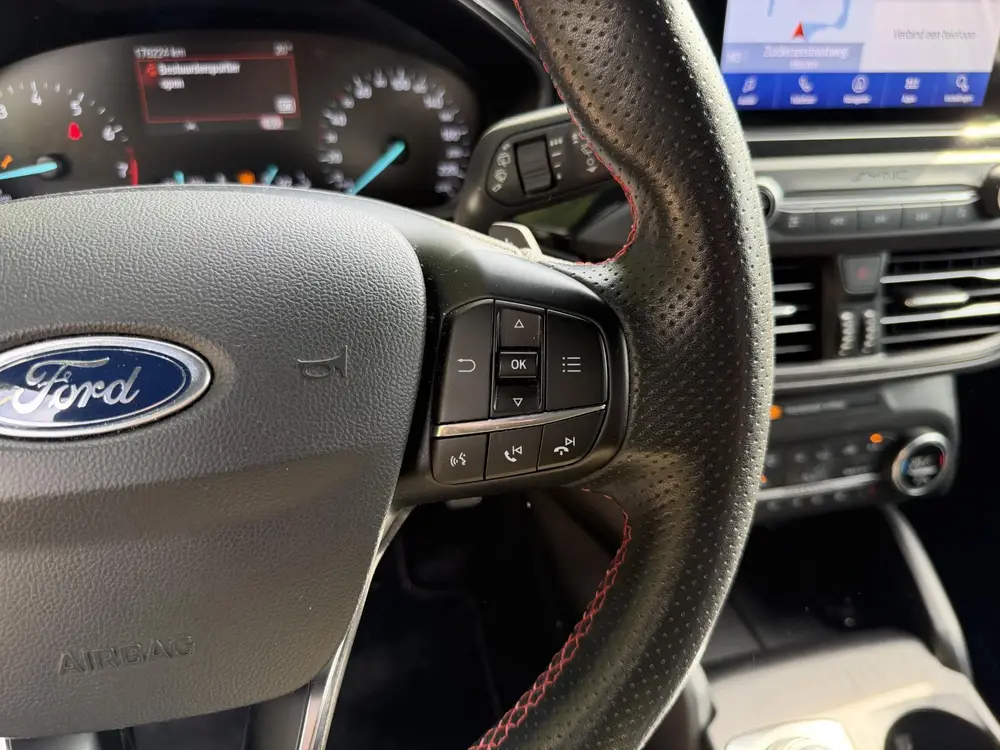 Ford Focus Wagon 1.5 EcoBoost ST Line Business | Automaat | uit 2019, foto 12