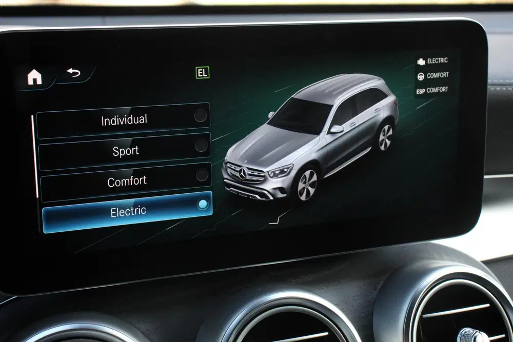 Mercedes-Benz GLC 300e 4-MATIC Business AMG Night Pac uit 2022, foto 14