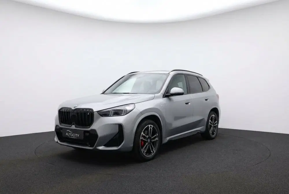 BMW iX1 xDrive30 M Sport Pro 313PK Pano l Leder l uit 2024