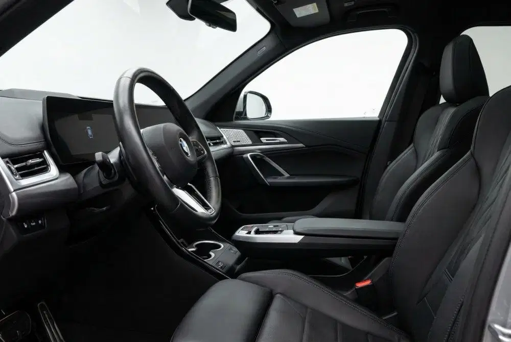 BMW iX1 xDrive30 M Sport Pro 313PK Pano l Leder l uit 2024, foto 12