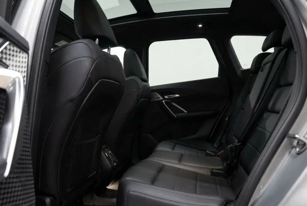BMW iX1 xDrive30 M Sport Pro 313PK Pano l Leder l uit 2024, foto 13