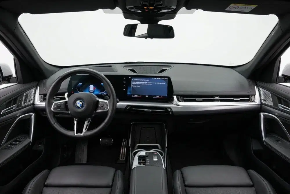BMW iX1 xDrive30 M Sport Pro 313PK Pano l Leder l uit 2024, foto 15