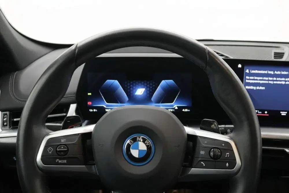BMW iX1 xDrive30 M Sport Pro 313PK Pano l Leder l uit 2024, foto 16