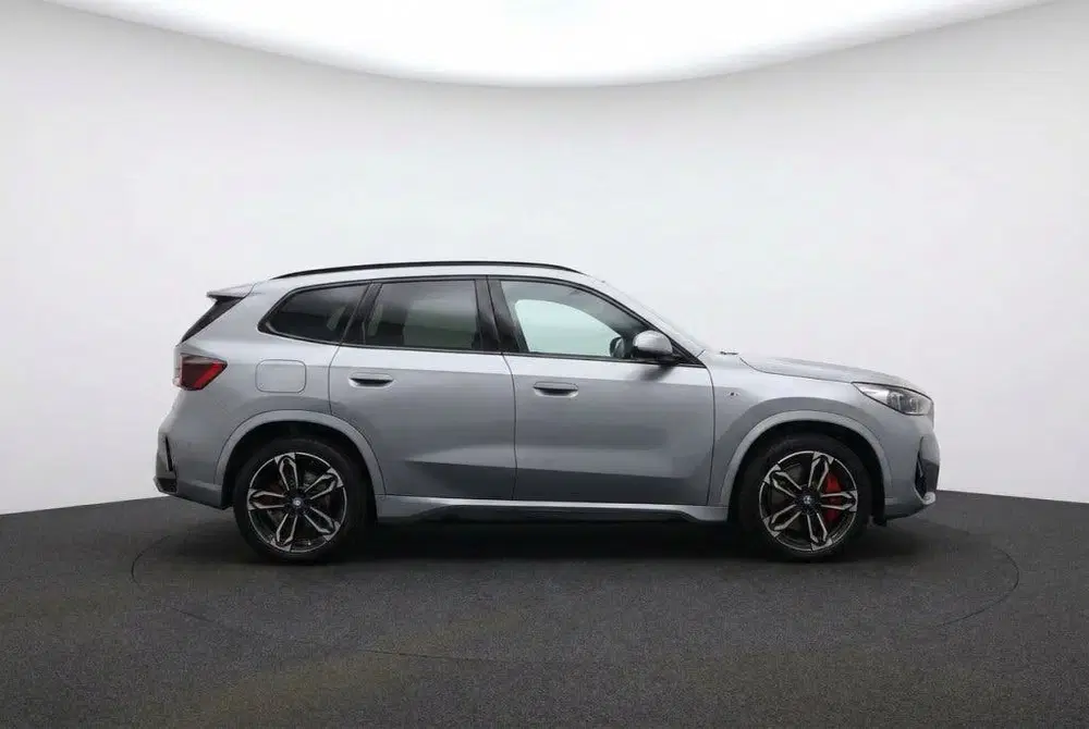 BMW iX1 xDrive30 M Sport Pro 313PK Pano l Leder l uit 2024, foto 5