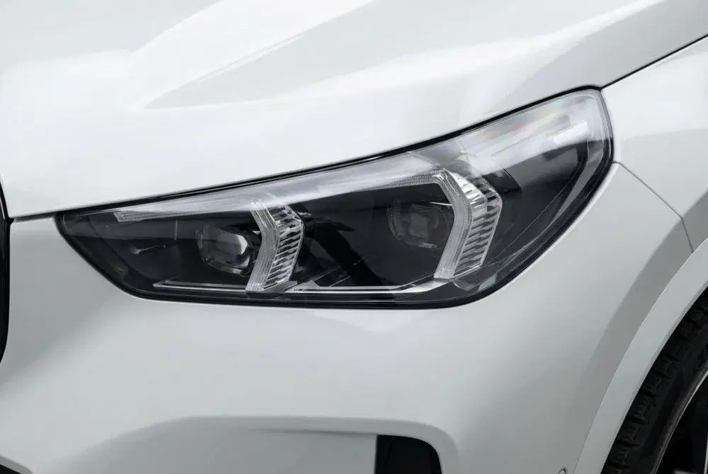 BMW iX1 xDrive30 M Sport Pro 313PK Pano l Leder l uit 2024, foto 9