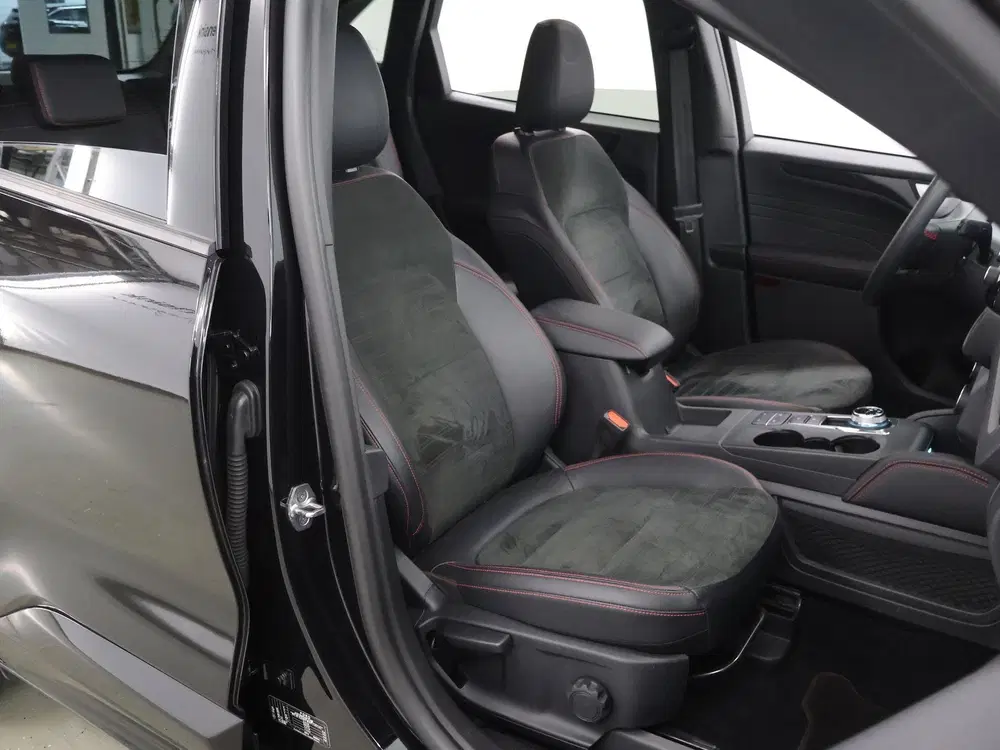 Ford Kuga 2.5 PHEV ST-Line X uit 2023, foto 10