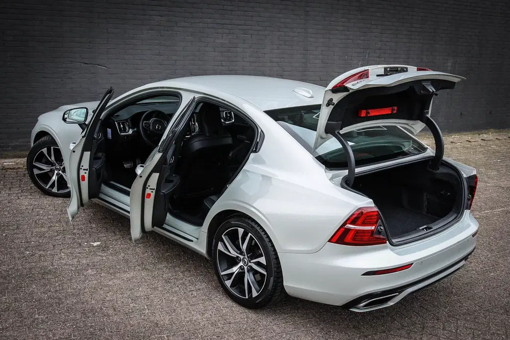 Volvo S60 2.0 B4 R-Design Navi uit 2021, foto 16