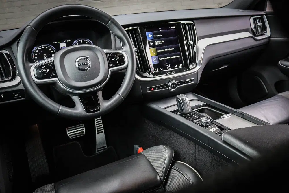 Volvo S60 2.0 B4 R-Design Navi uit 2021, foto 4