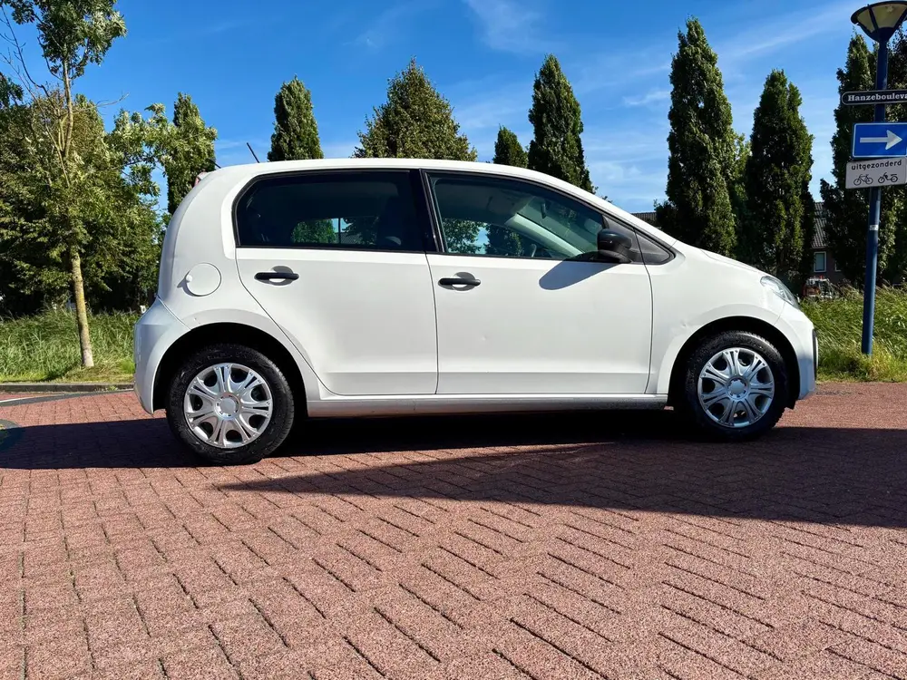 Volkswagen Up! Uniek!!!Volkswagen up! 1.0 60PK 4D BMT 2020 Wit uit 2020, foto 2