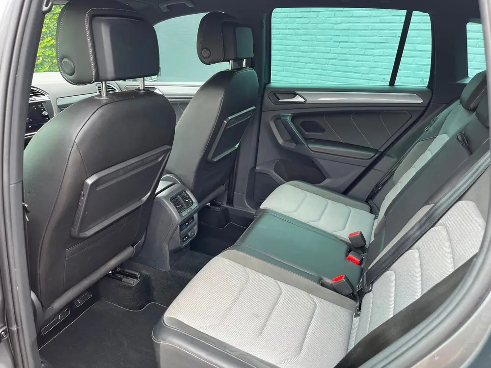Volkswagen Tiguan 1.5 TSI 150PK AUT R-line trekh virtual NAP uit 2020, foto 15