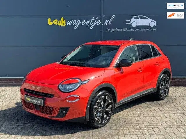 Fiat 600 1.2 Hybrid La Prima Aut. 100 PK *alle opti uit 2025